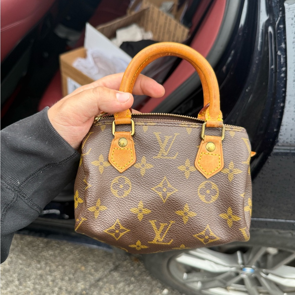 Louis Vuitton Brown Monogram Handbag - Picture 2 of 5